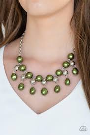 Queen Of The Gala - Green Necklace - Paparazzi