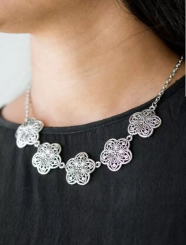 Garden Groove - Silver Necklace - Paparazzi