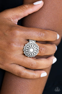 Daringly Daisy - White Ring - Paparazzi