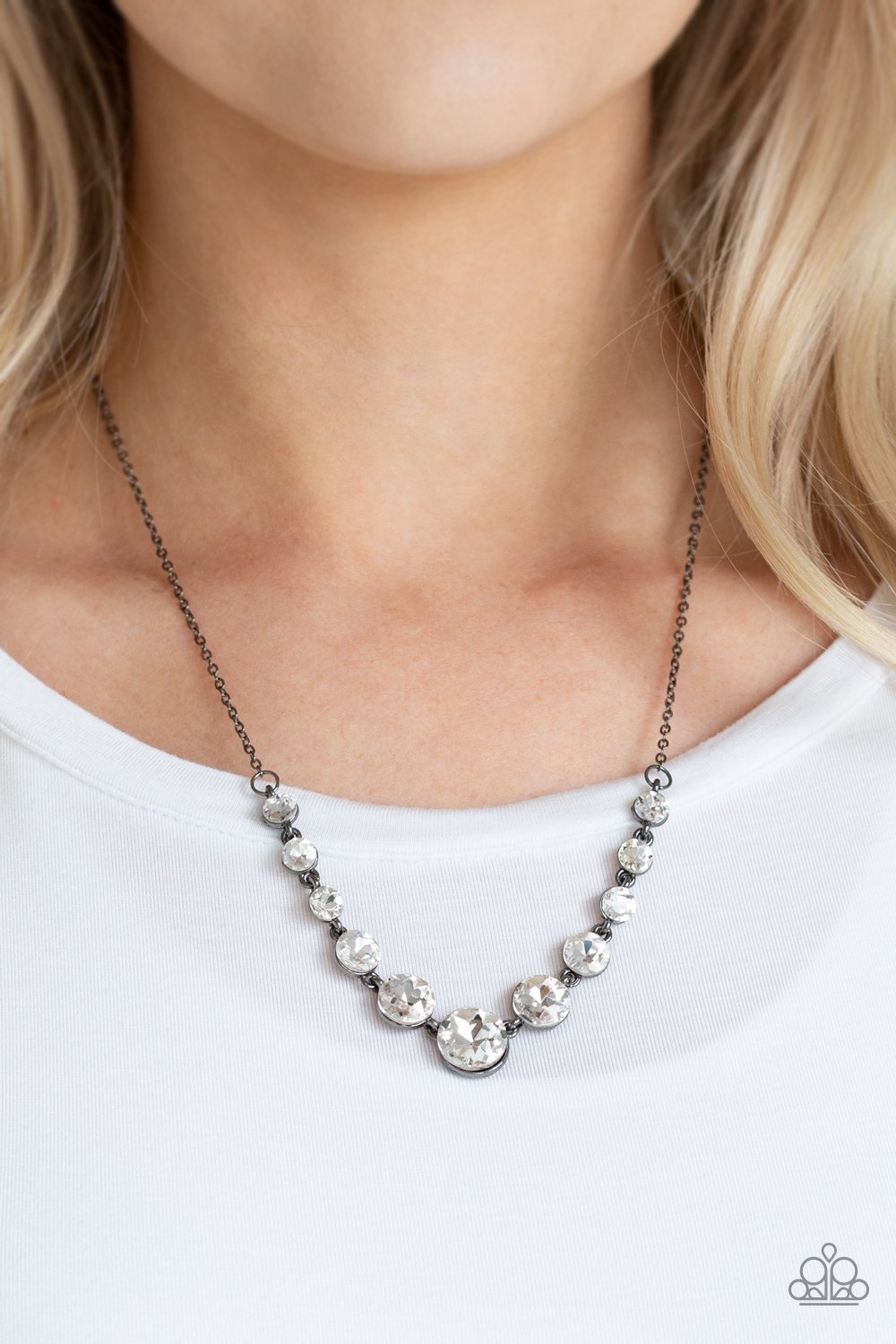 Leading Socialite - Black Necklace - Paparazzi