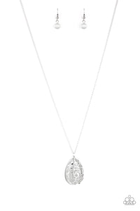 Gleaming Gardens - White Necklace - Paparazzi