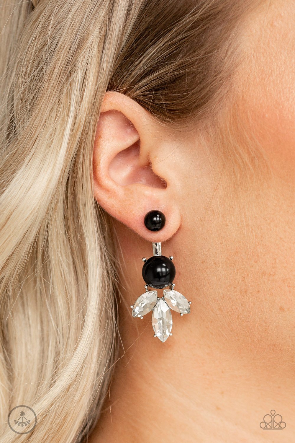 Extra Elite - Black Earrings - Paparazzi