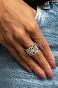 OVAL-Ruled - White Ring - Paparazzi