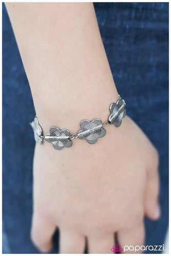 The Daisy Disco - Black Bracelet - Paparazzi